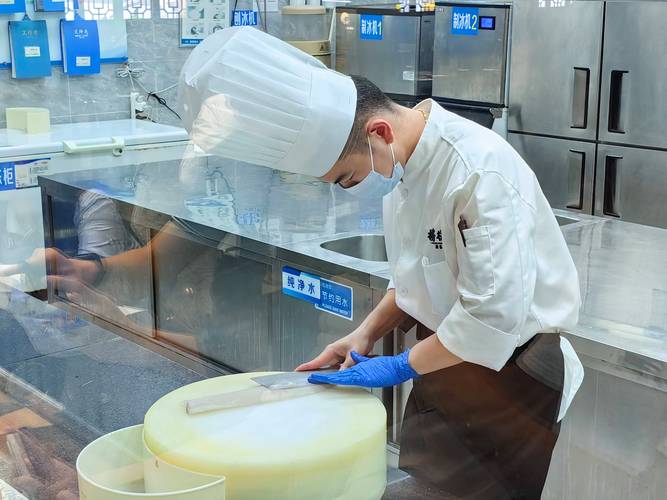 順德魚生獲全省首張餐飲服務認證，引領高品質餐飲“盲選”時代